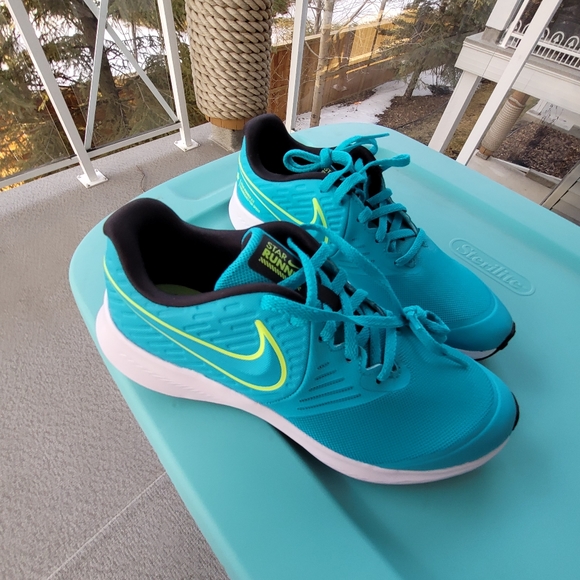 Nike Size 6 Ladies or kids 6Y - Picture 2 of 10